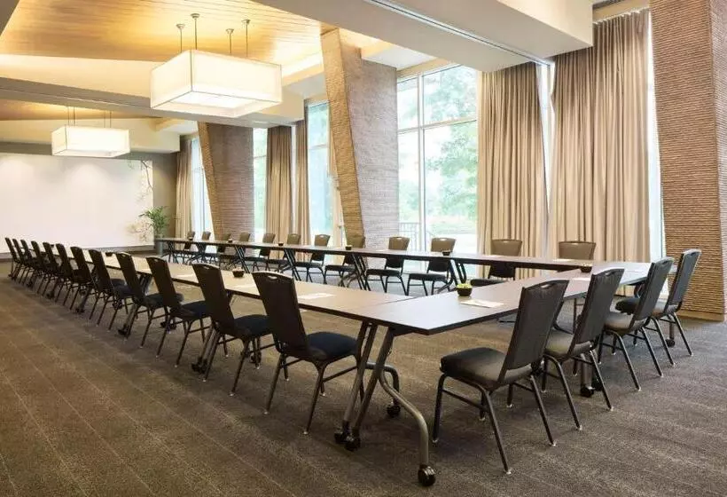 Archer Hotel Falls Church