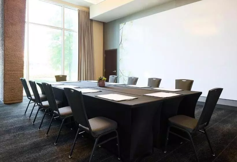 Archer Hotel Falls Church