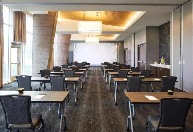 Archer Hotel Falls Church