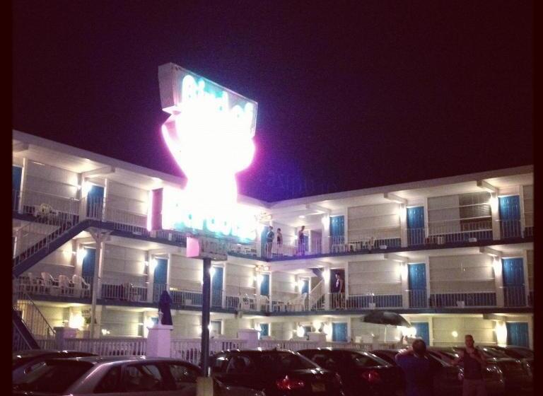 Bird Of Paradise Motel