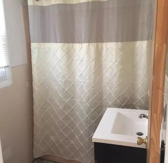 Bird Of Paradise Motel