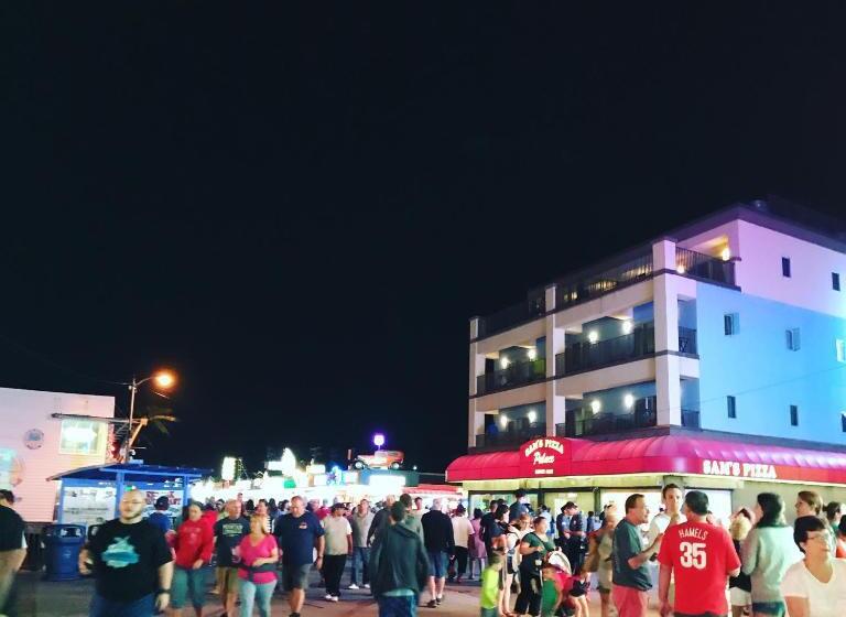 Bird Of Paradise Motel