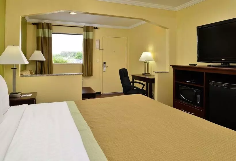 فندق Americas Best Value Inn Winona