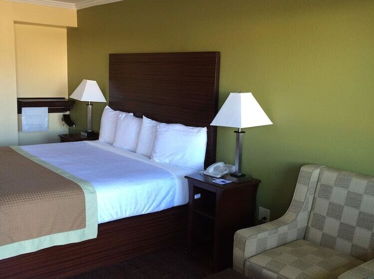 Отель Americas Best Value Inn Winona