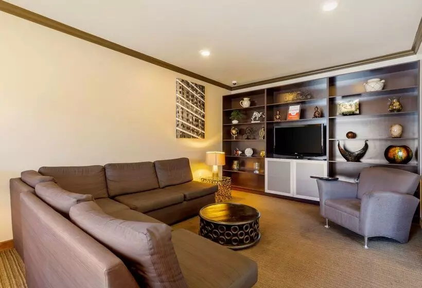 Best Western Plus Miami Airport North Hotel & Suites