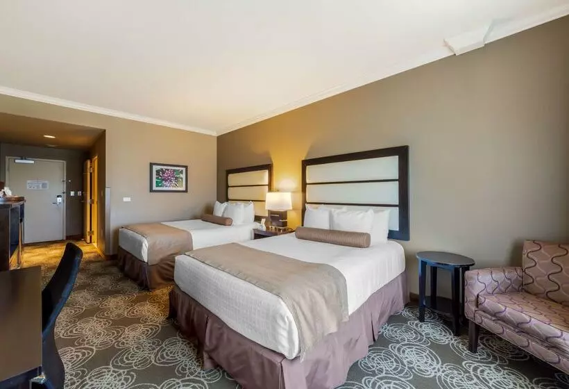 Best Western Plus Miami Airport North Hotel & Suites