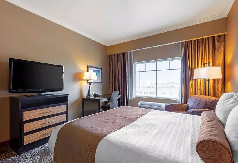 Best Western Plus Miami Airport North Hotel & Suites