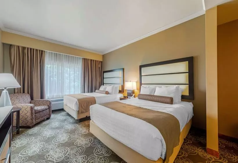 Best Western Plus Miami Airport North Hotel & Suites