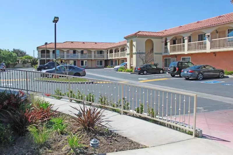 Otel Crystal Inn Suites & Spas