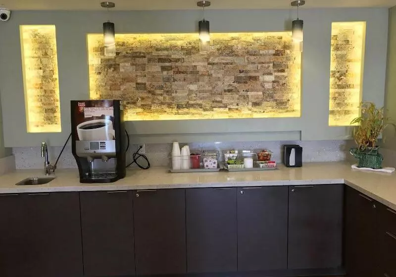 Otel Crystal Inn Suites & Spas