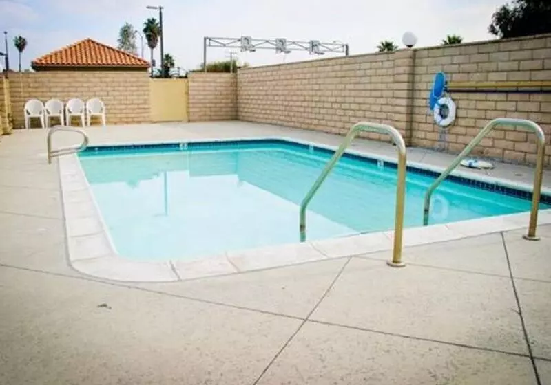 Otel Crystal Inn Suites & Spas