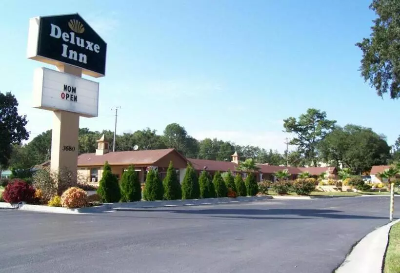 ホテル Deluxe Inn   Savannah