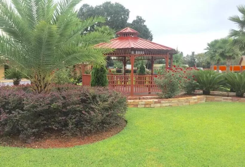 ホテル Deluxe Inn   Savannah