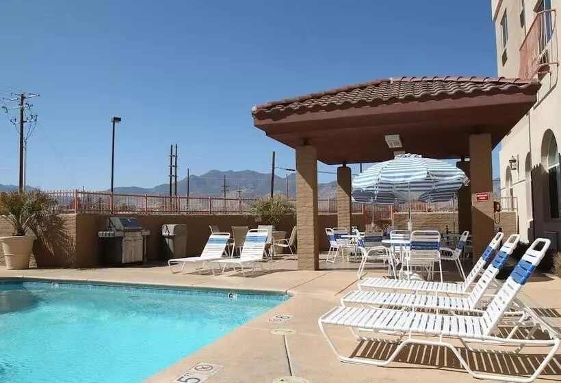 酒店 Garden Place Suites