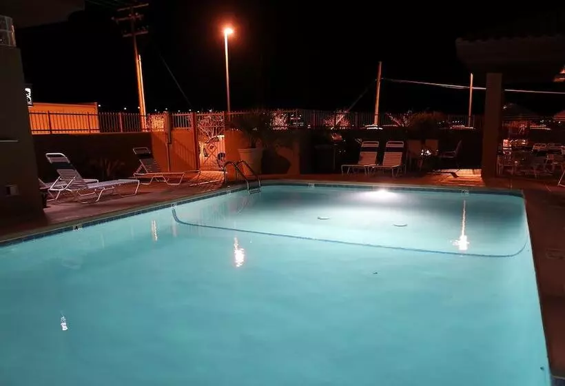 酒店 Garden Place Suites