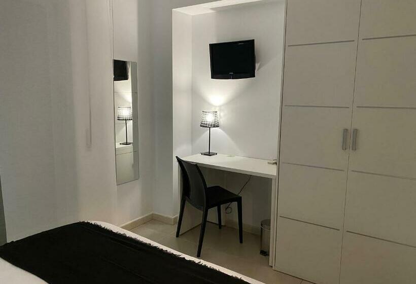 酒店 Hostal Somnis