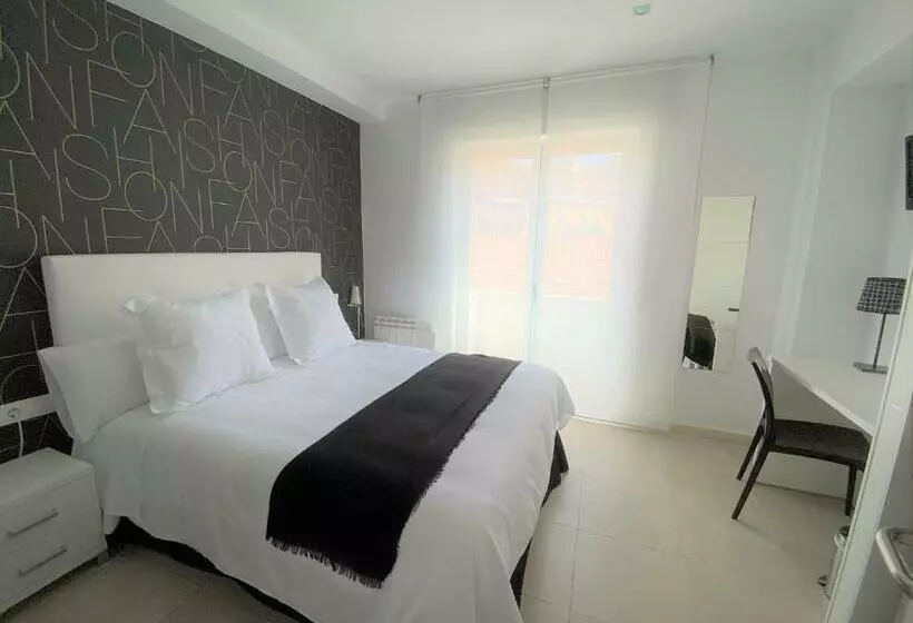 ホテル Hostal Somnis