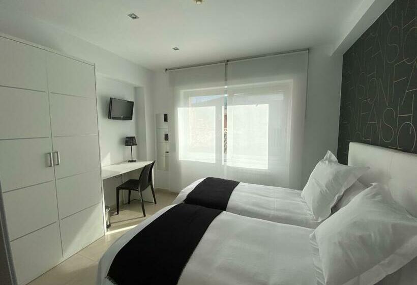 酒店 Hostal Somnis