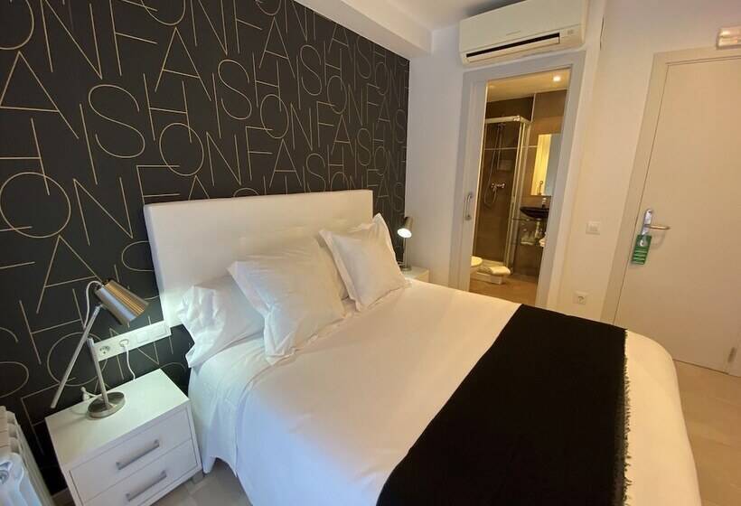 酒店 Hostal Somnis