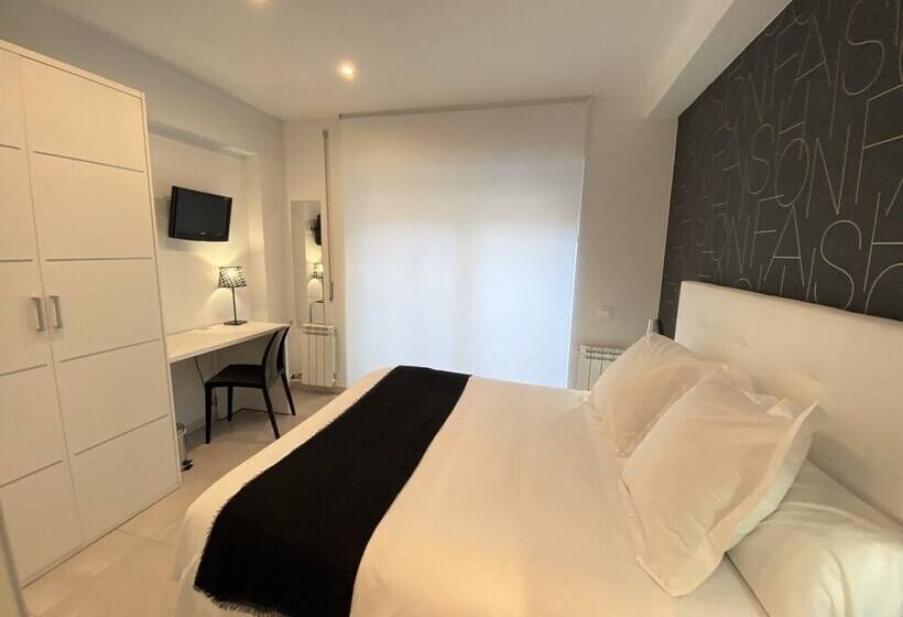 酒店 Hostal Somnis