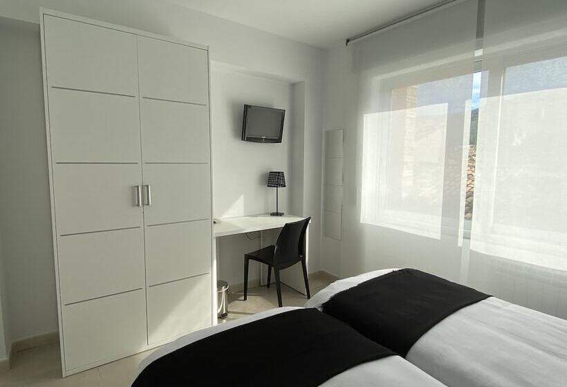 Отель Hostal Somnis