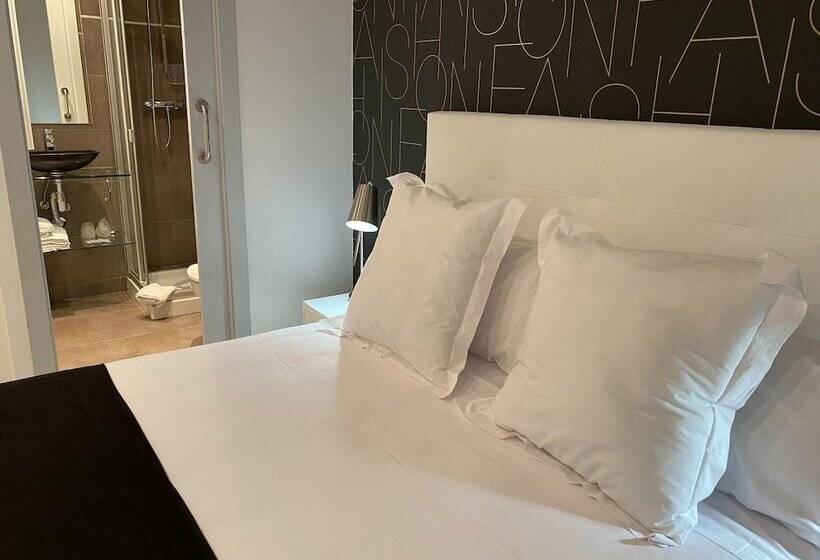 酒店 Hostal Somnis