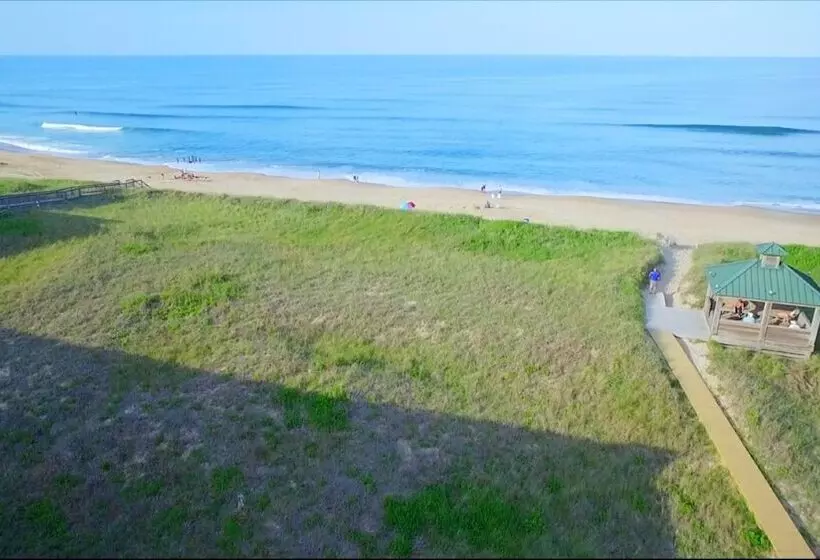 Отель Shutters On The Banks