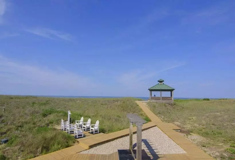 Отель Shutters On The Banks