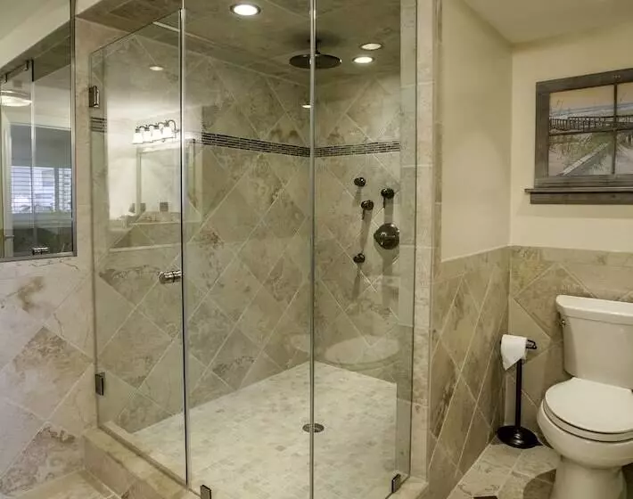 Отель Shutters On The Banks