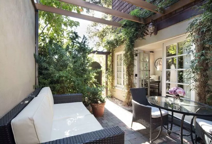 호텔 The Charlie West Hollywood