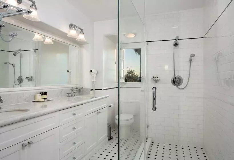 호텔 The Charlie West Hollywood