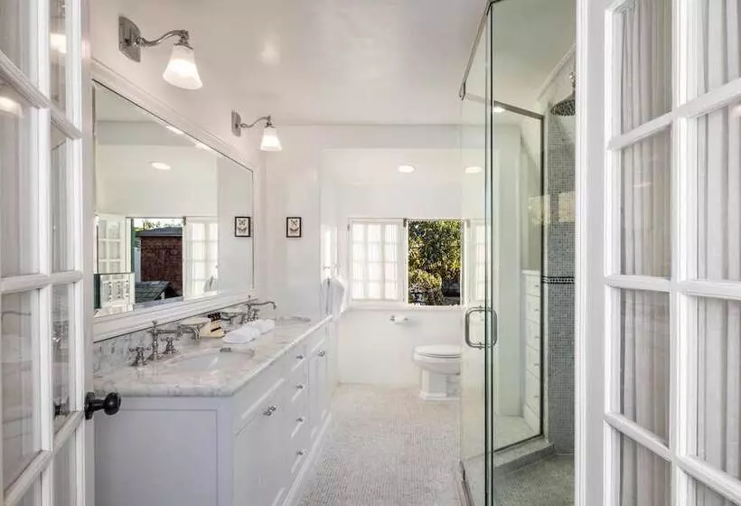 호텔 The Charlie West Hollywood