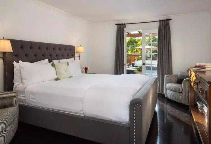 호텔 The Charlie West Hollywood