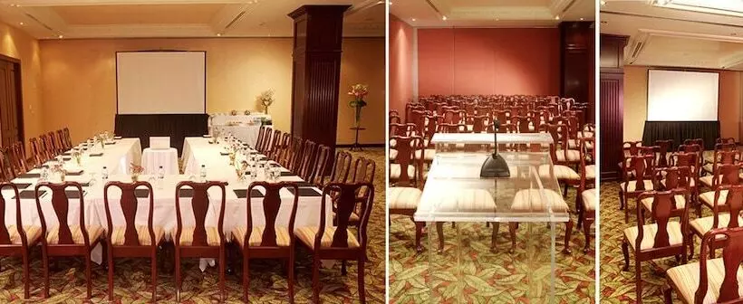 The Green Park Hotel Boutique