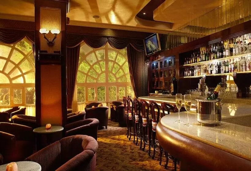 The Green Park Hotel Boutique