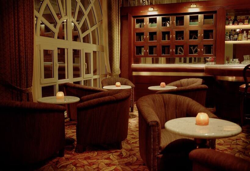 The Green Park Hotel Boutique