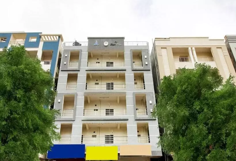 ホテル Flagship Banyan Tree Near Alwan Colony