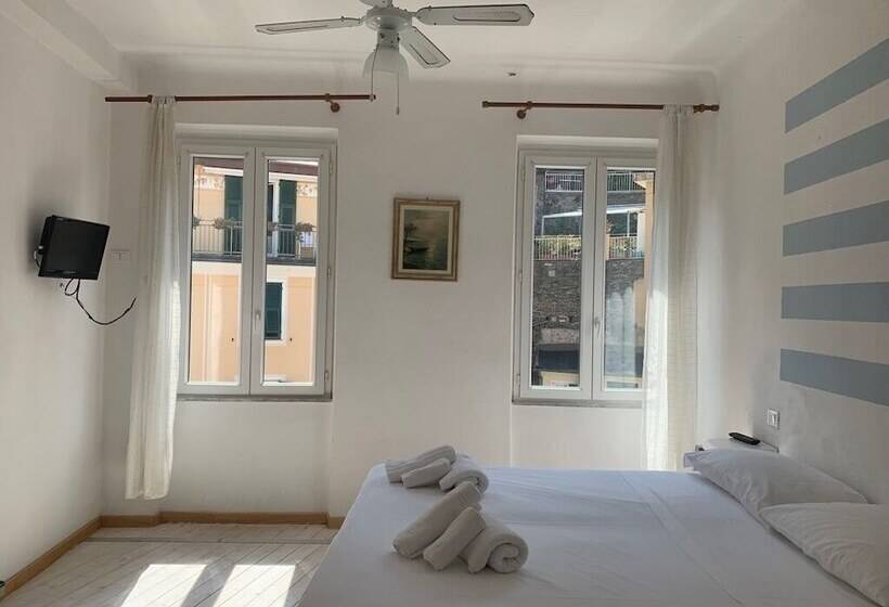Отель Pippo A Vernazza Rooms