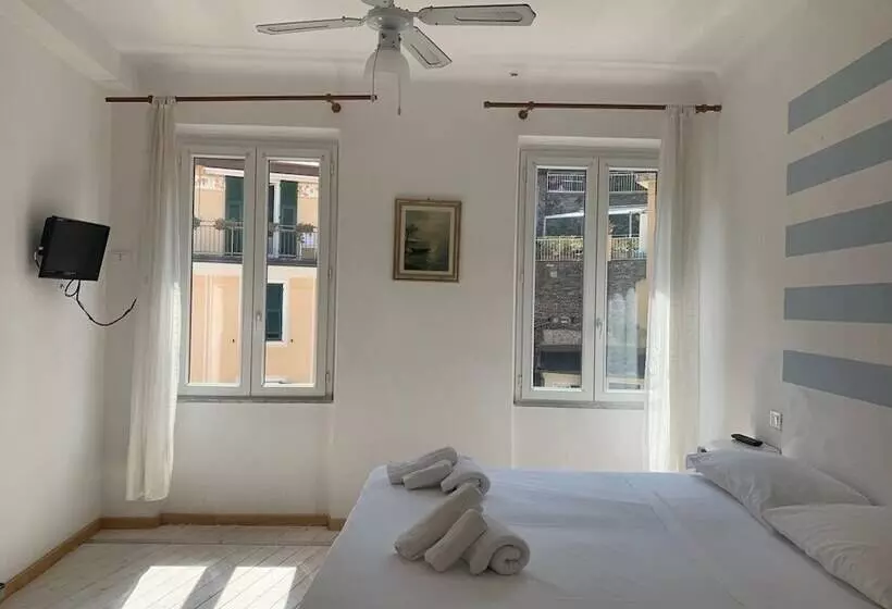 Hotelli Pippo A Vernazza Rooms