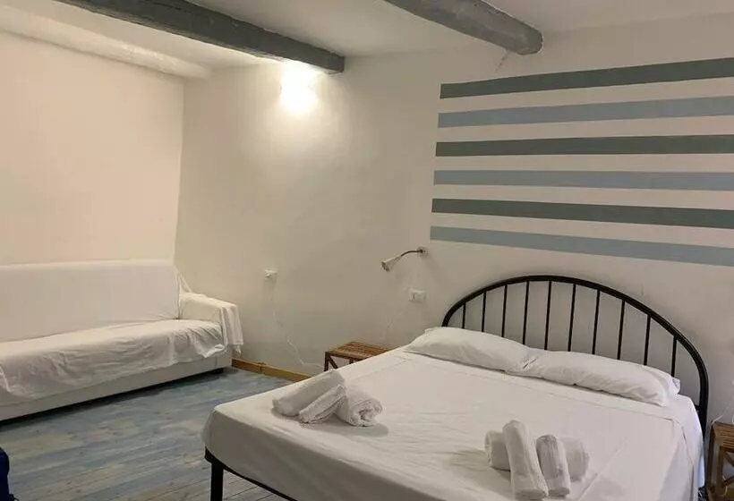 Hotelli Pippo A Vernazza Rooms