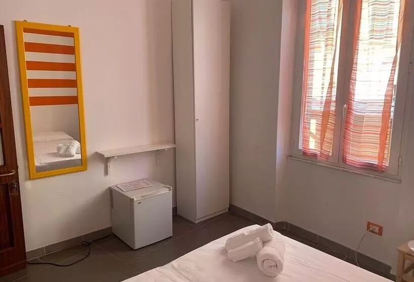Hotelli Pippo A Vernazza Rooms
