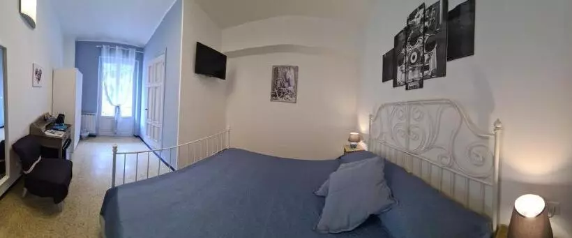 Hotelli Pippo A Vernazza Rooms