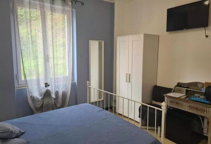 Hotelli Pippo A Vernazza Rooms