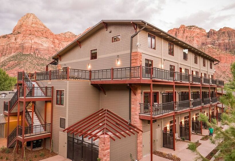 Cable Mountain Lodge
