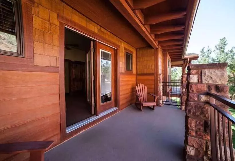 Cable Mountain Lodge