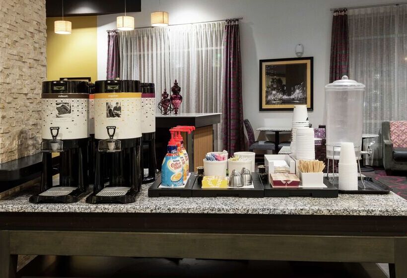 Hampton Inn & Suites Raleigh Downtown