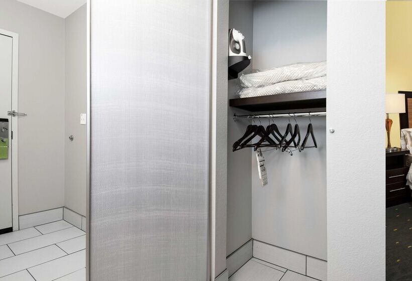 Hampton Inn & Suites Raleigh Downtown