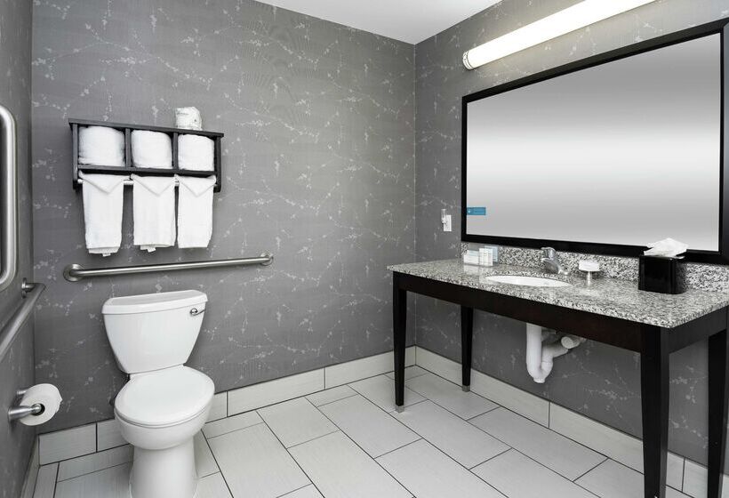 Hampton Inn & Suites Raleigh Downtown