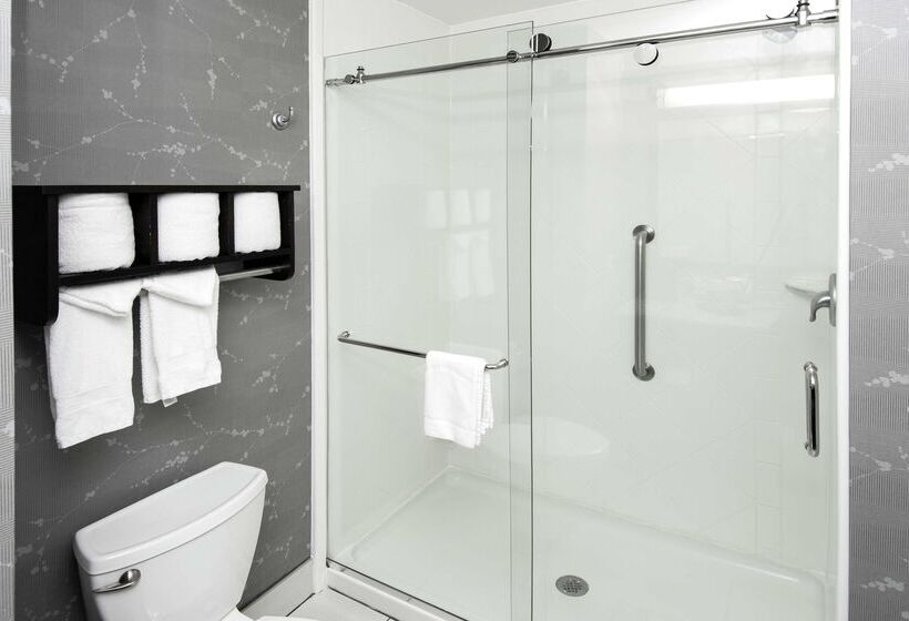 Hampton Inn & Suites Raleigh Downtown