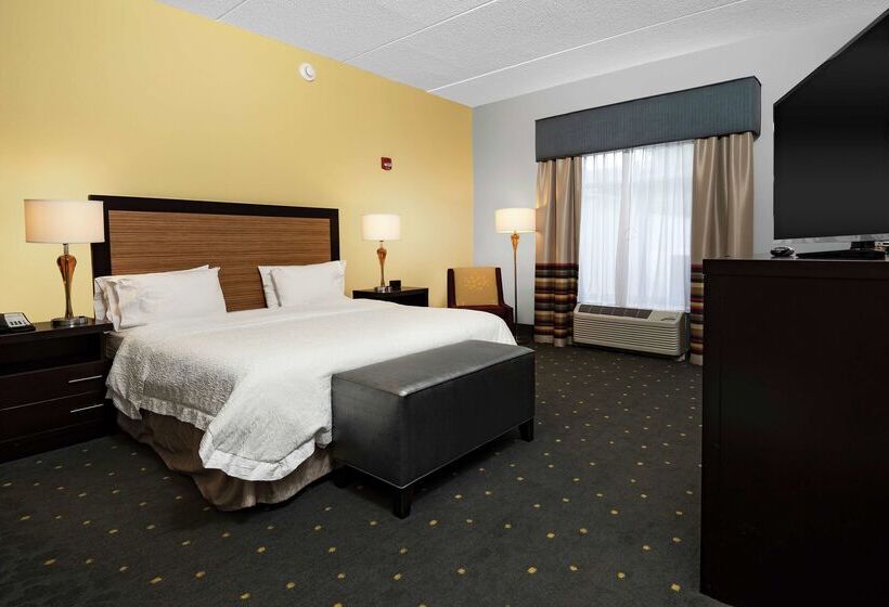 Hampton Inn & Suites Raleigh Downtown